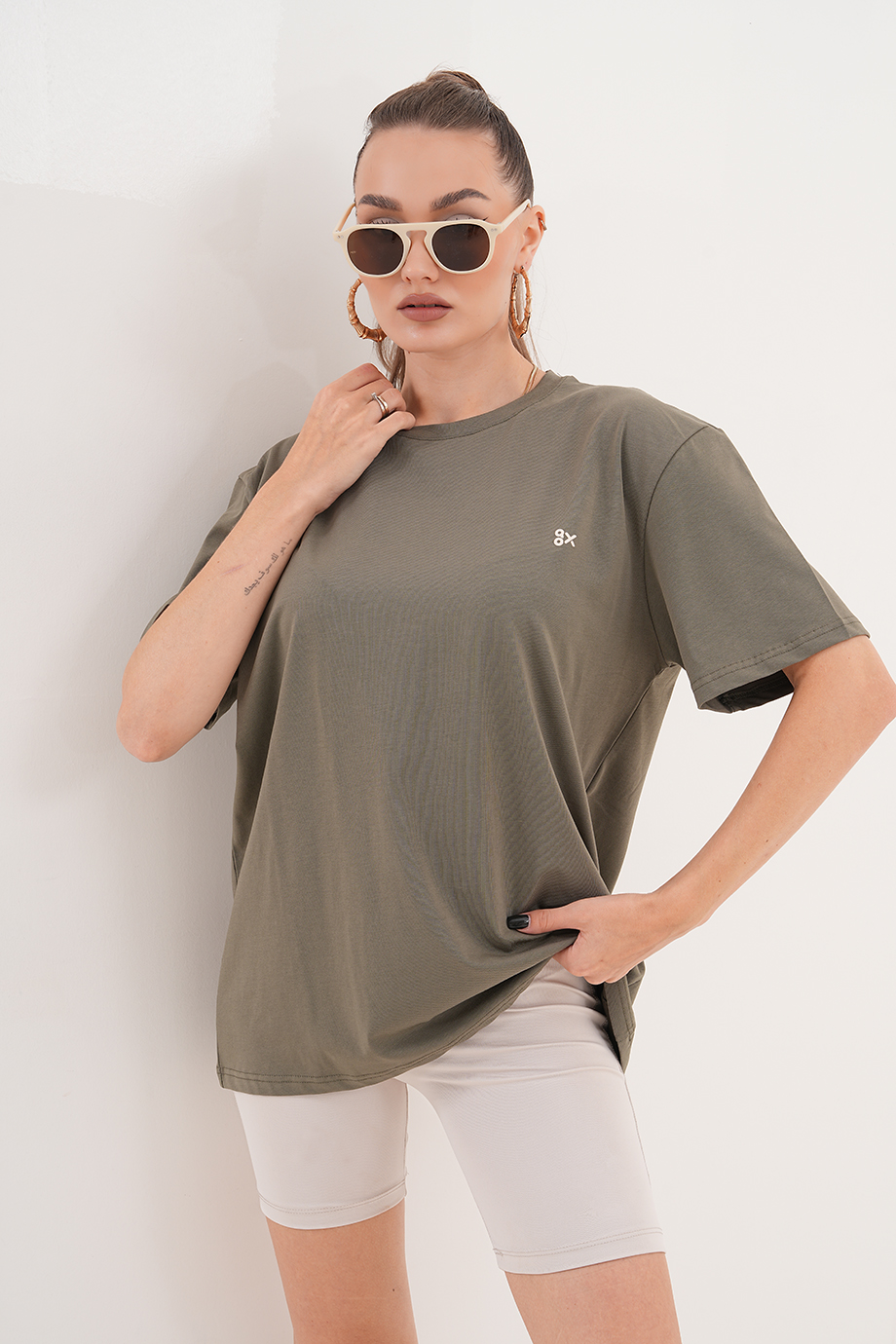 Basic T-Shirt 2